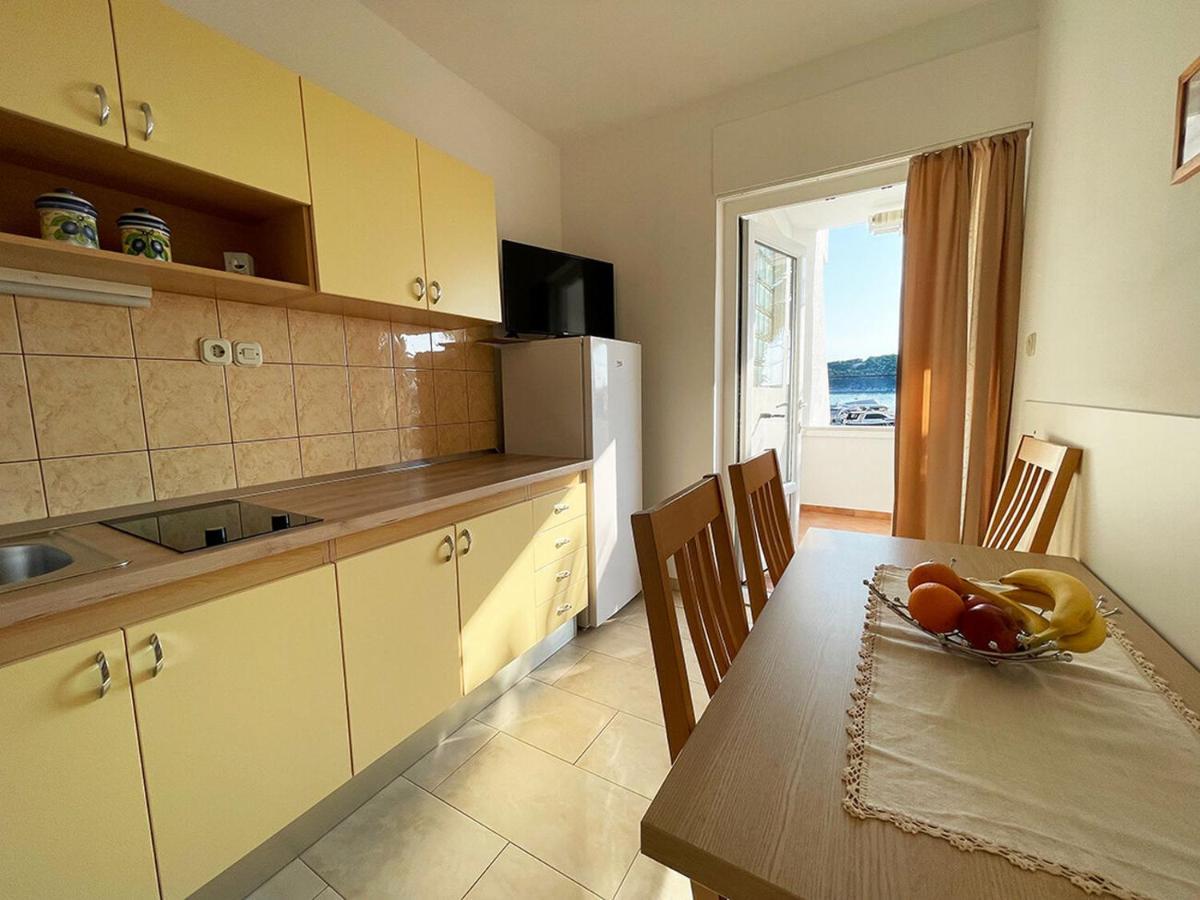 Apartments Near The Sea Barbat Barbat na Rabu Exterior foto