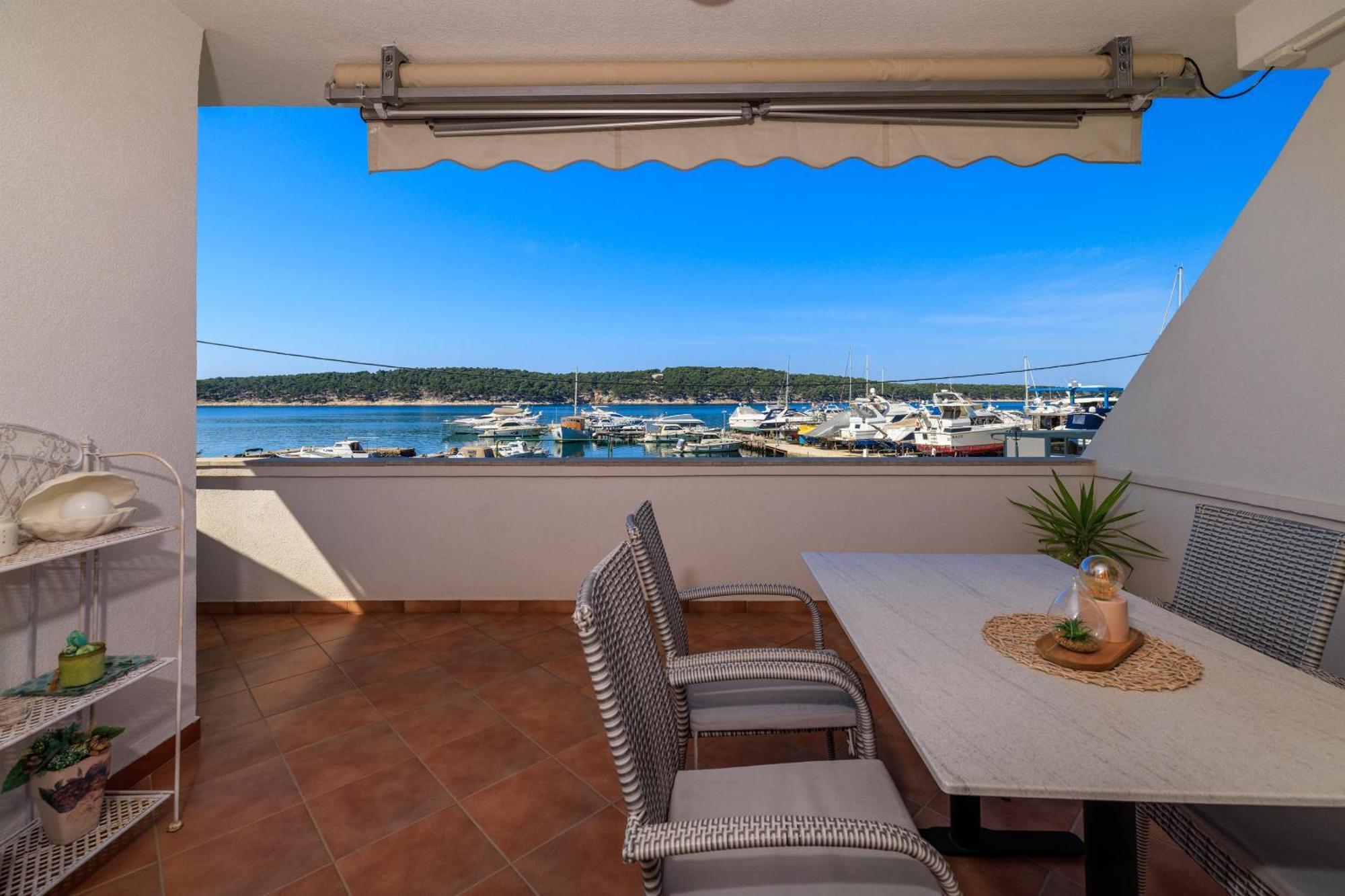 Apartments Near The Sea Barbat Barbat na Rabu Exterior foto
