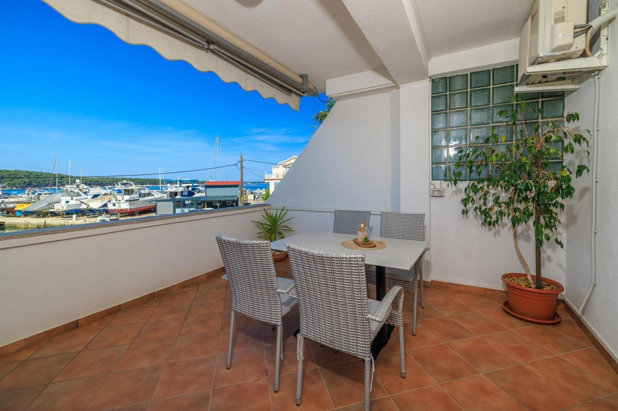 Apartments Near The Sea Barbat Barbat na Rabu Exterior foto